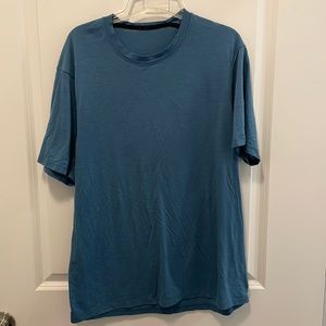 Mens lululemon short sleeve shirt size large